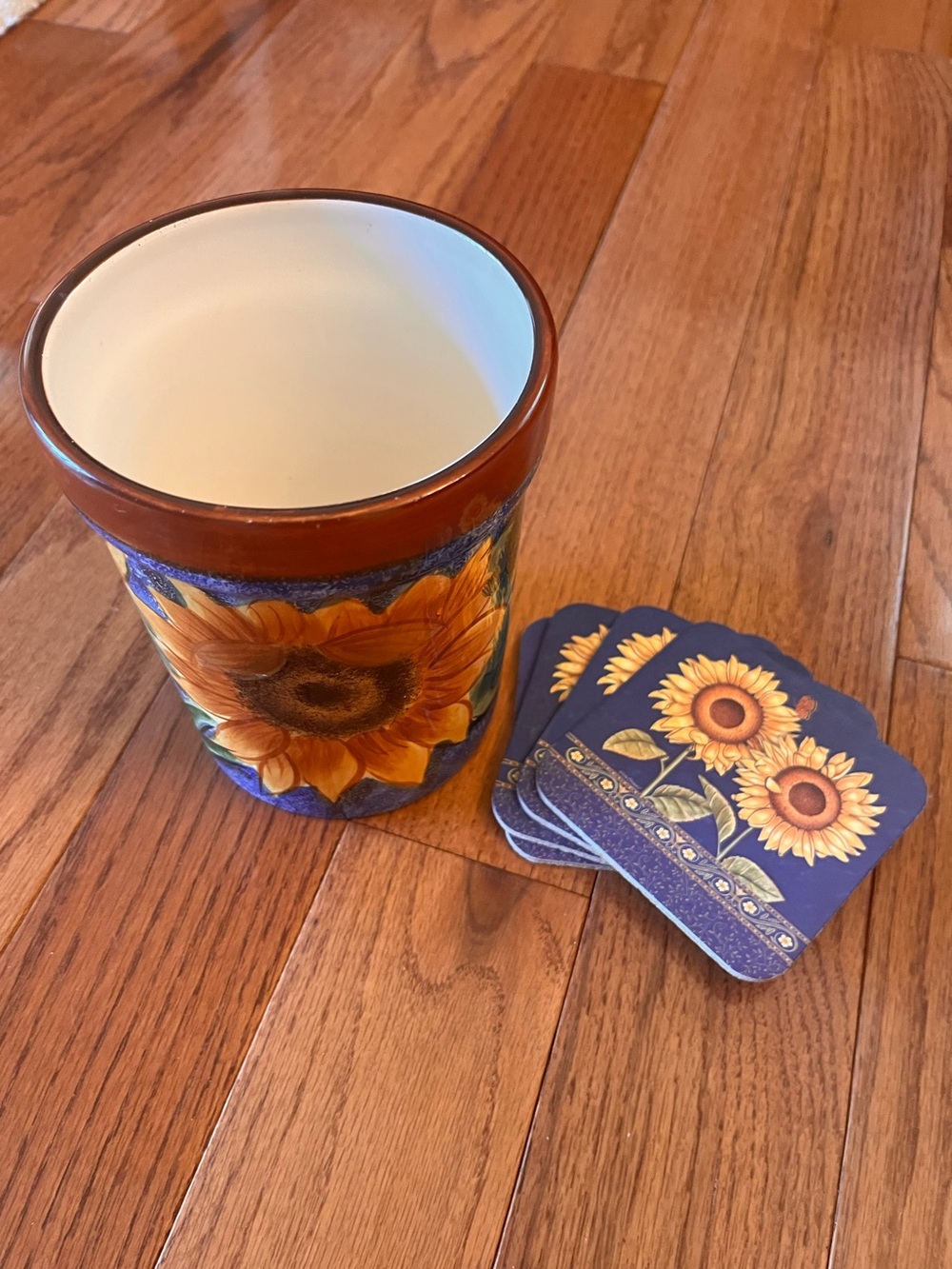 Beautiful Sunflower Crock and 4 Piece Sunflower Coaster Set - Great Condition!